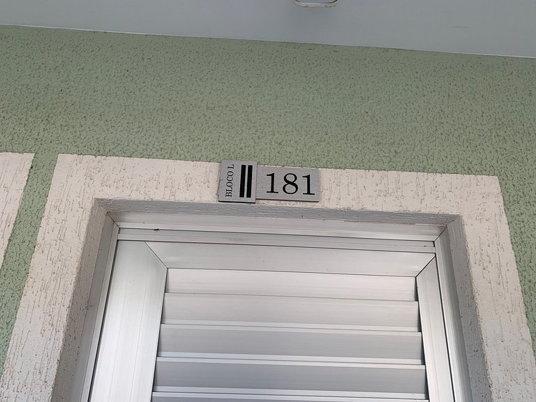 Lacqua diRoma II Flat 181